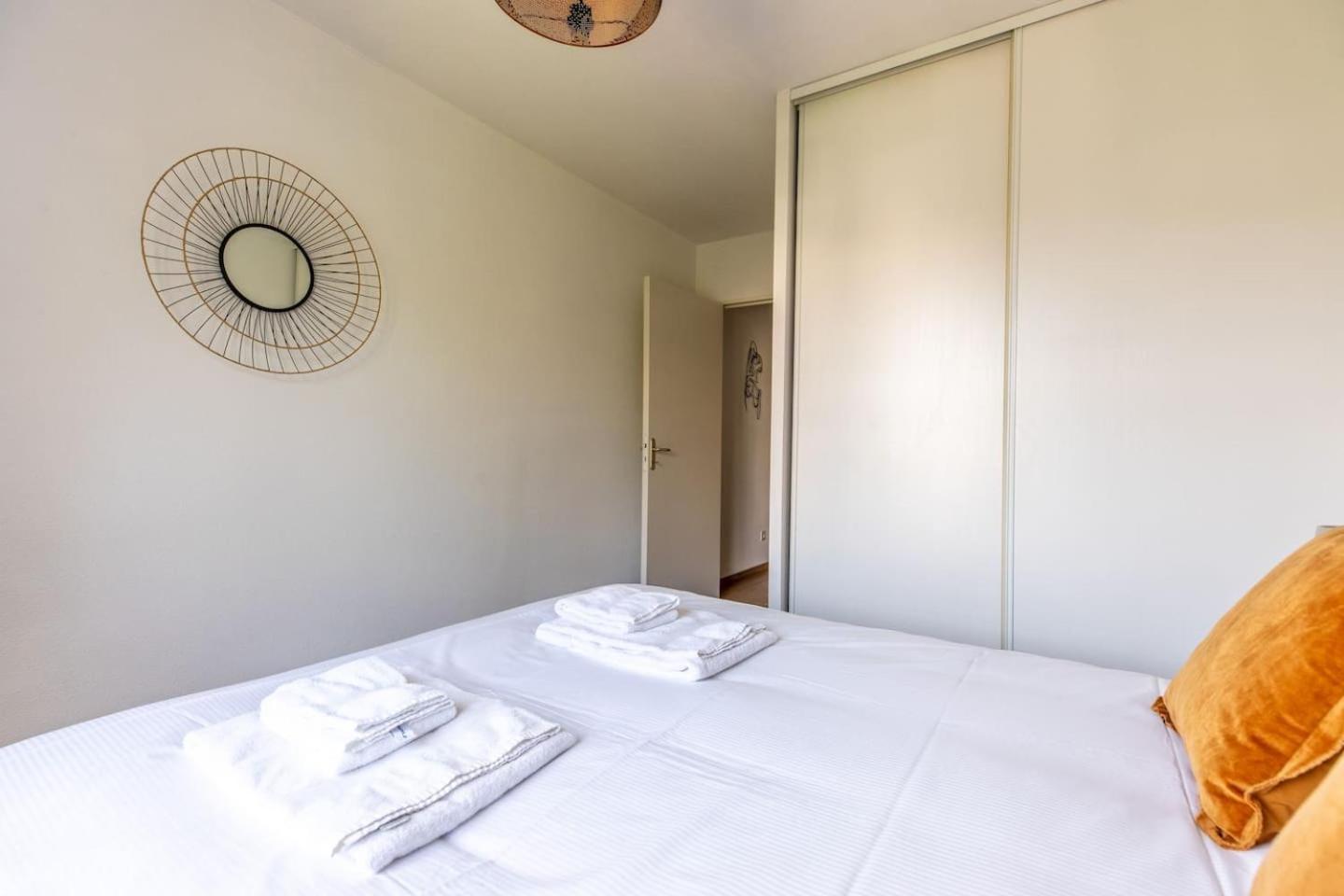 Le Clos Fleuri F3 Terrasse & Garage Клермон-Ферран Экстерьер фото
