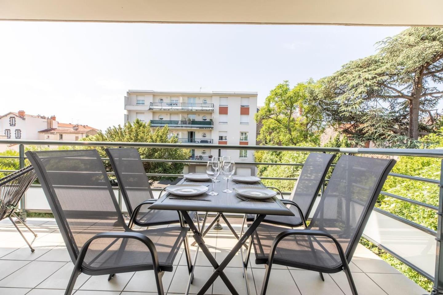 Le Clos Fleuri F3 Terrasse & Garage Клермон-Ферран Экстерьер фото